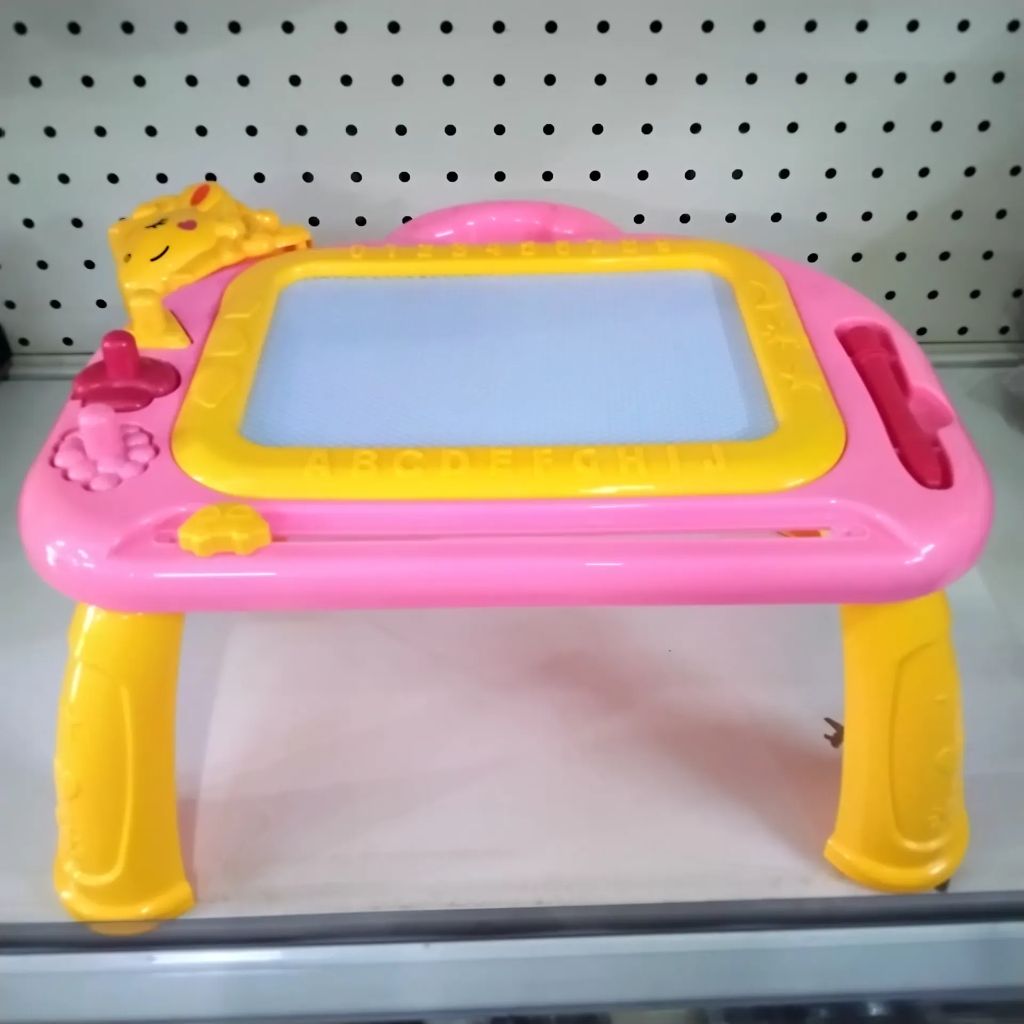 Magnetic drawing board
