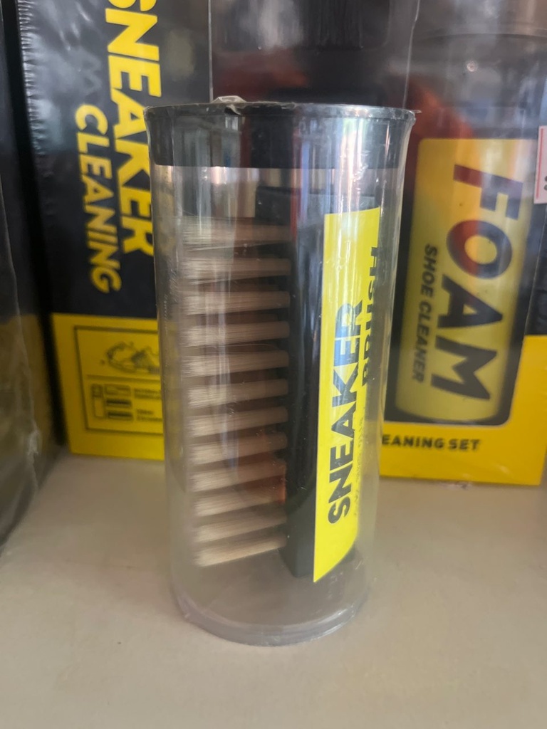 Sneaker brush brosse